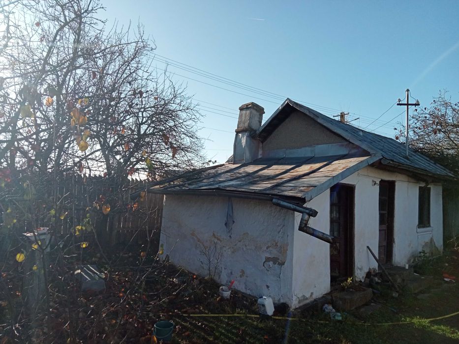 Casa bătrânească de vanzare