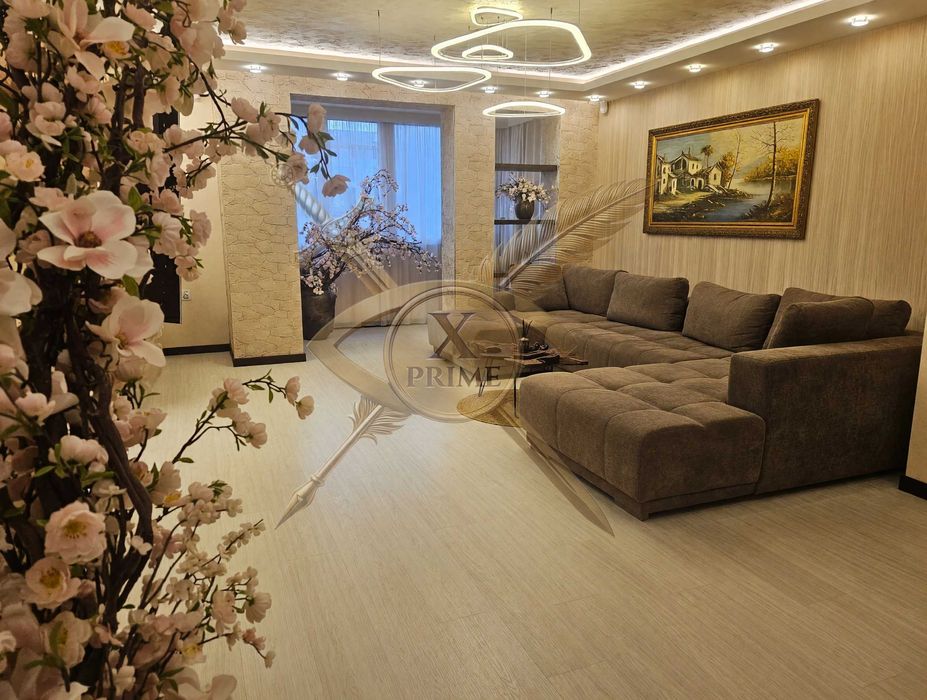 Тристаен апартамент в Червен Площад! 21508692