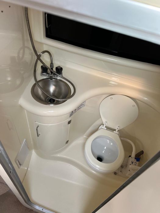 Barcă Monterey 265 Cruiser – cabinată, complet echipată