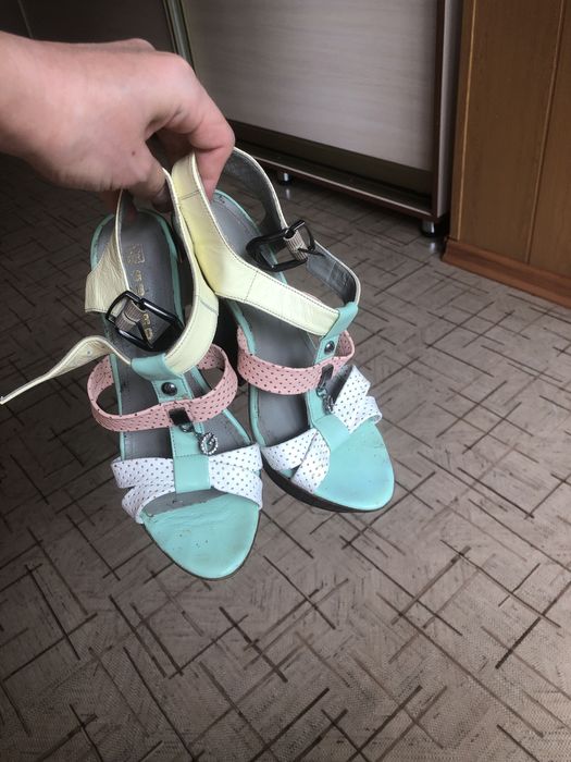 Стильные летние босоножки