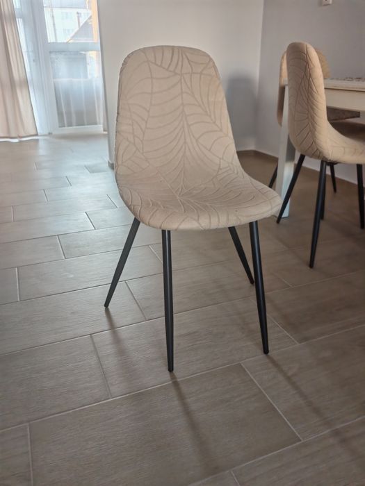 3 scaune de interior noi