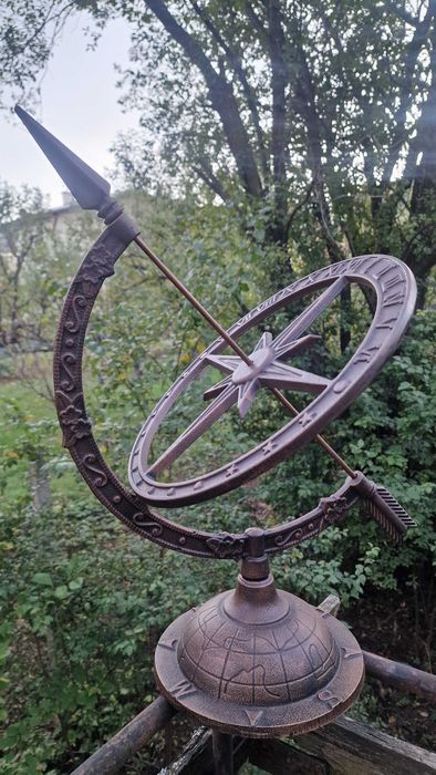 Огромен слънчев часовник, действащ! Чугун, 5.3кг