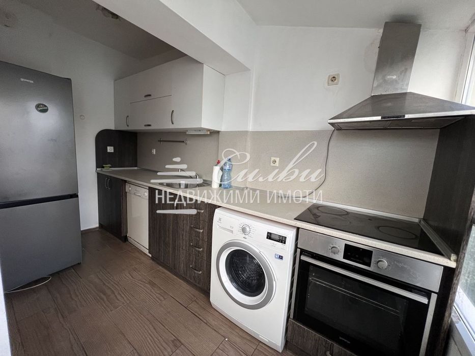 Етаж от ТУХЛЕНА къща на плоча - кв. ТОП Център!