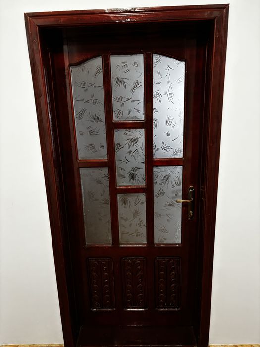 Usi interior din lemn