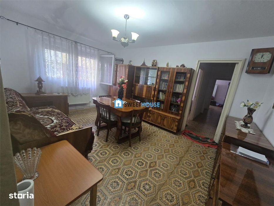 Apartament cu trei camere parter — fotografia 1