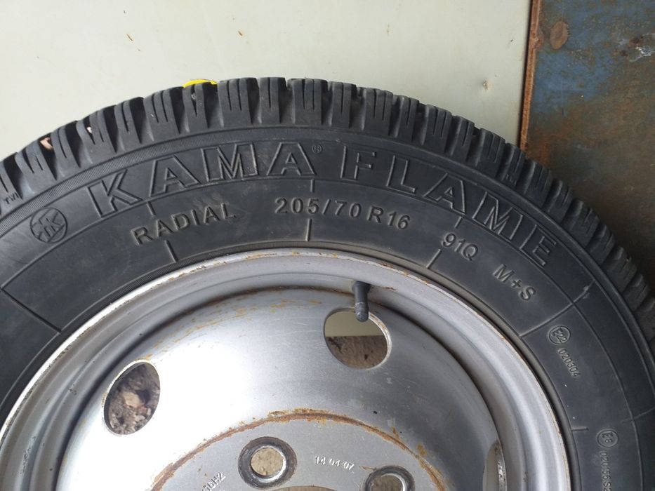 Продам Резину на Газель