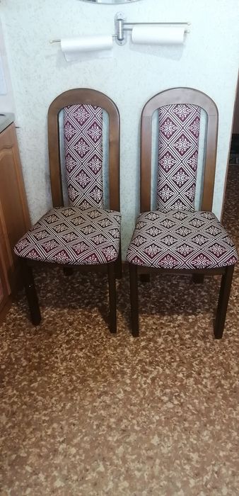 Продам новые стулья