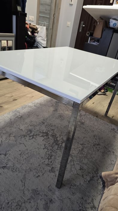 Masa IKEA cu blat de lemn si sticla 135×85