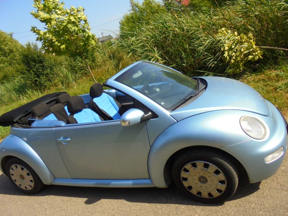 Volkswagen New Beetle Cabrio albastru