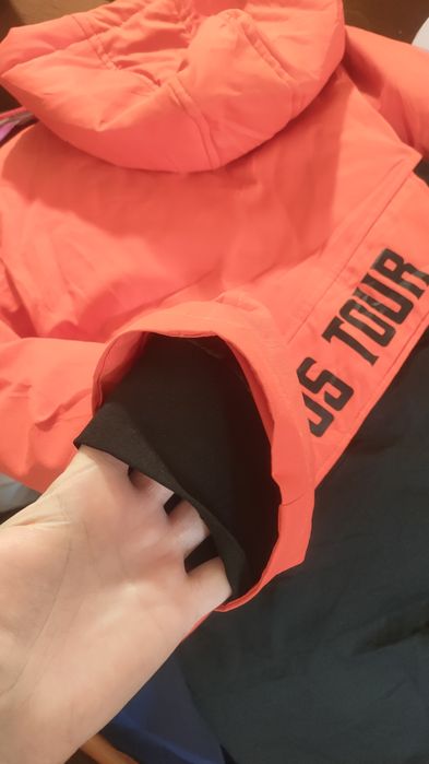 Продам новые куртки размер на 42-44