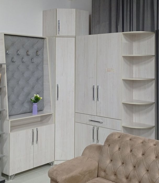 Прихожая  для любого помещения