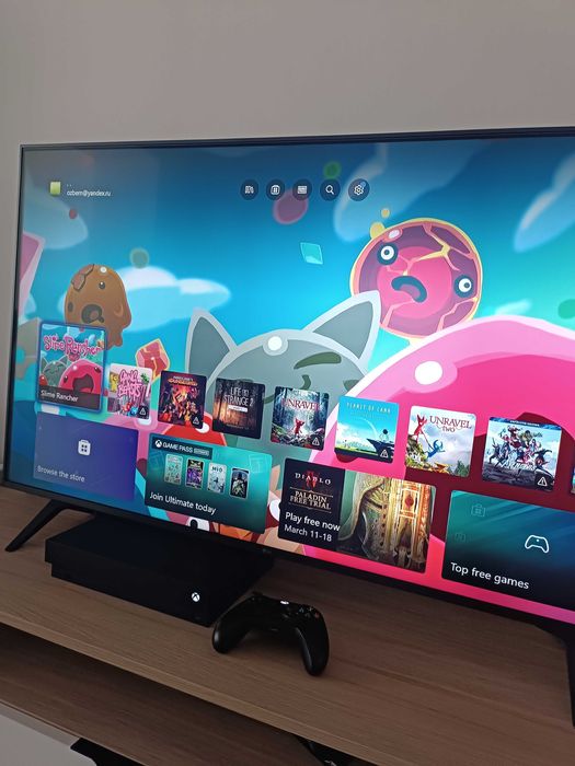 Игровая приставка Xbox One X