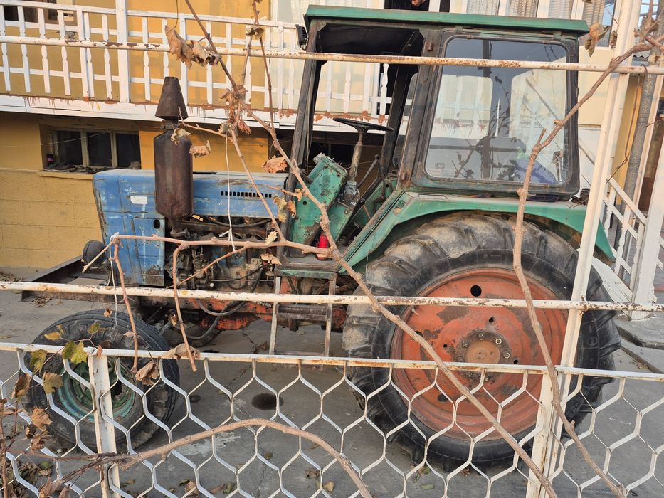 Т 40 трактр сотилади