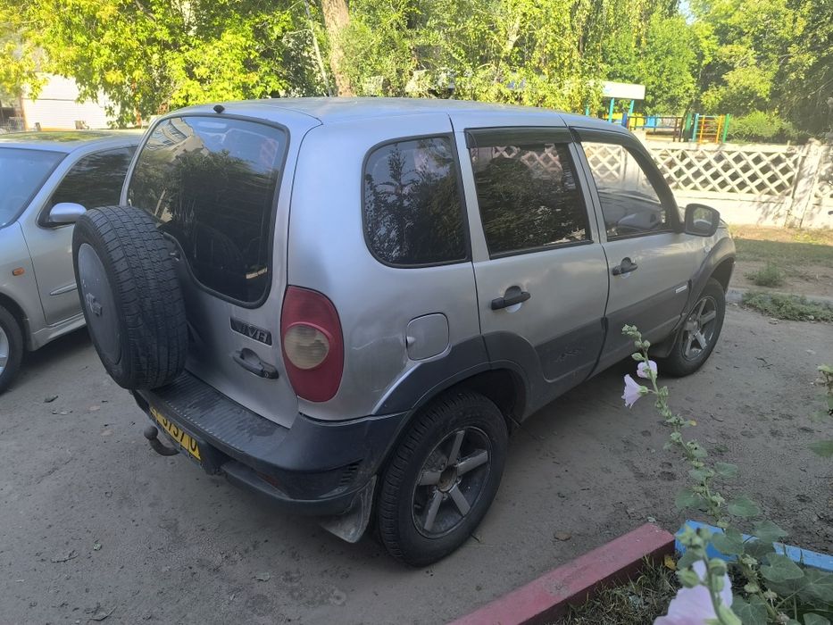 Нива Шевроле продам