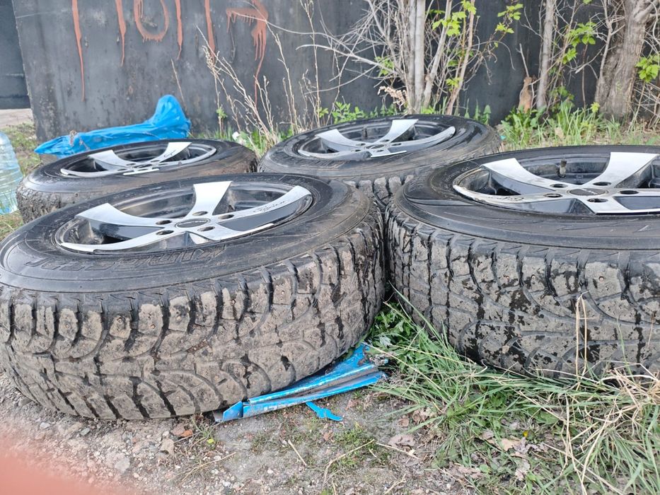 Продам диски татановые с шинами