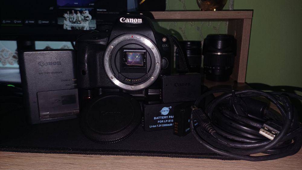 Canon EOS 100D Body + Accesorii
