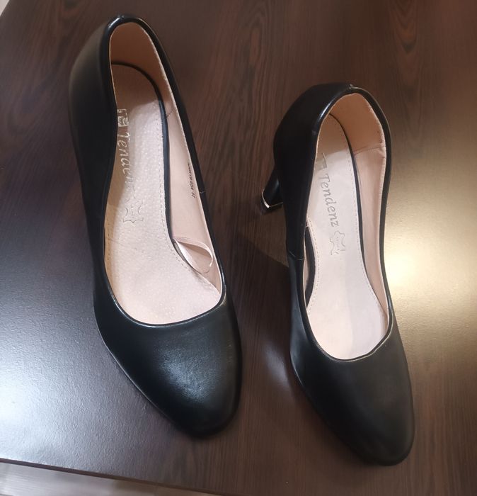 Дамски дрехи и обувки