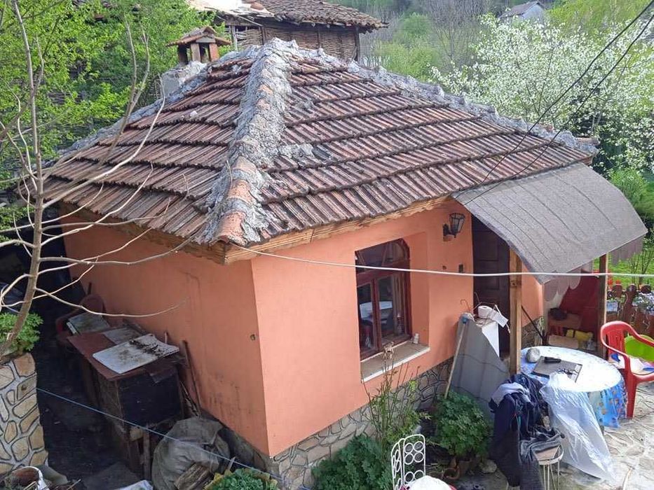 Продавам къща в село Голема Раковица