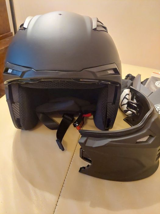 Casca moto modulara, nouă