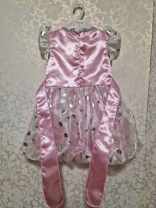 Продам новогоднее платье на девочку