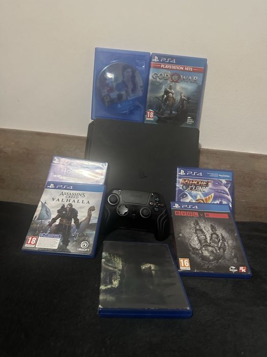 Vând ps4 slim-1300 lei si 7 jocuri 700 lei(100 lei/joc)