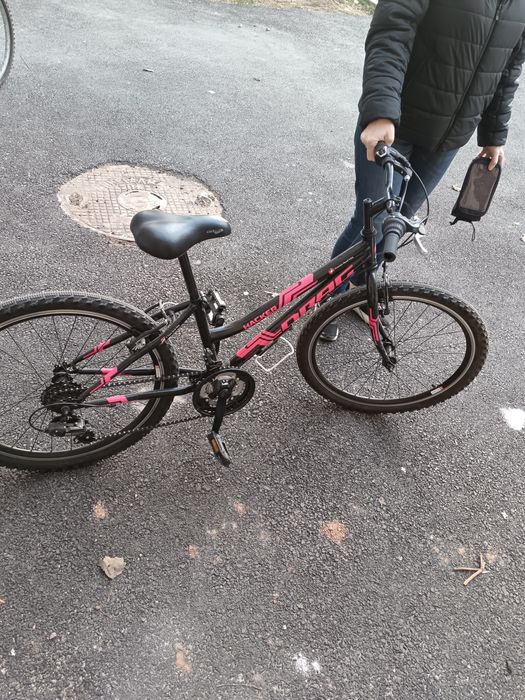 Продавам  2 бр колела