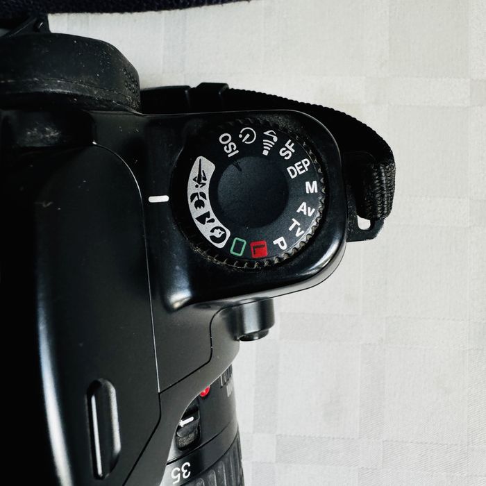 Аналогов Фотоапарат Canon EOS 1000FN