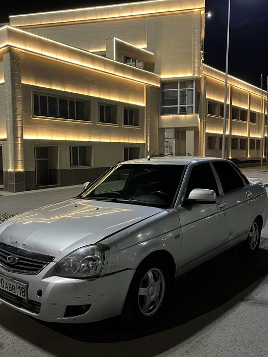 Продам машину Lada Priora 2011