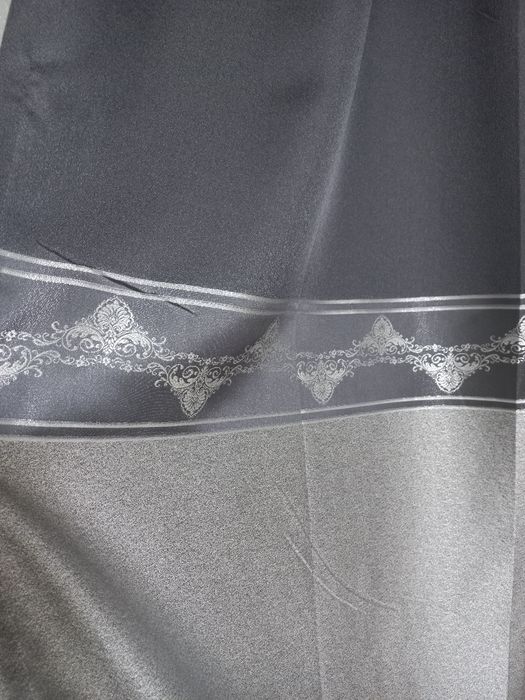 Көп қолданылмаған занавеска сатылады.