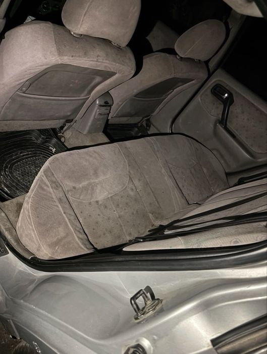 Машина Nissan Primera,