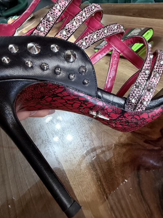 Cesare Paciotti сандали