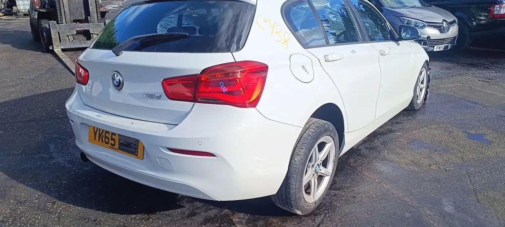 Dezmembrari / Dezmembrez BMW 116 B37D15U0 cutie viteze cutie viteze manuală GS6-17DG cod culoare ALPINWEISS III (300).