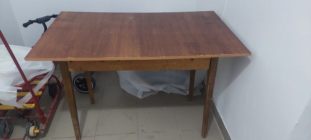 Продам стол в хорошем состоянии