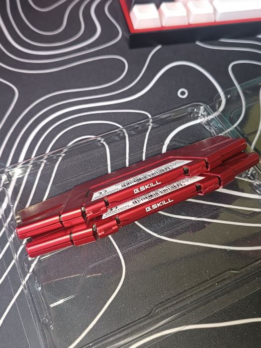 RipJaws V 8GB (2x4) DDR4 2400Mhz