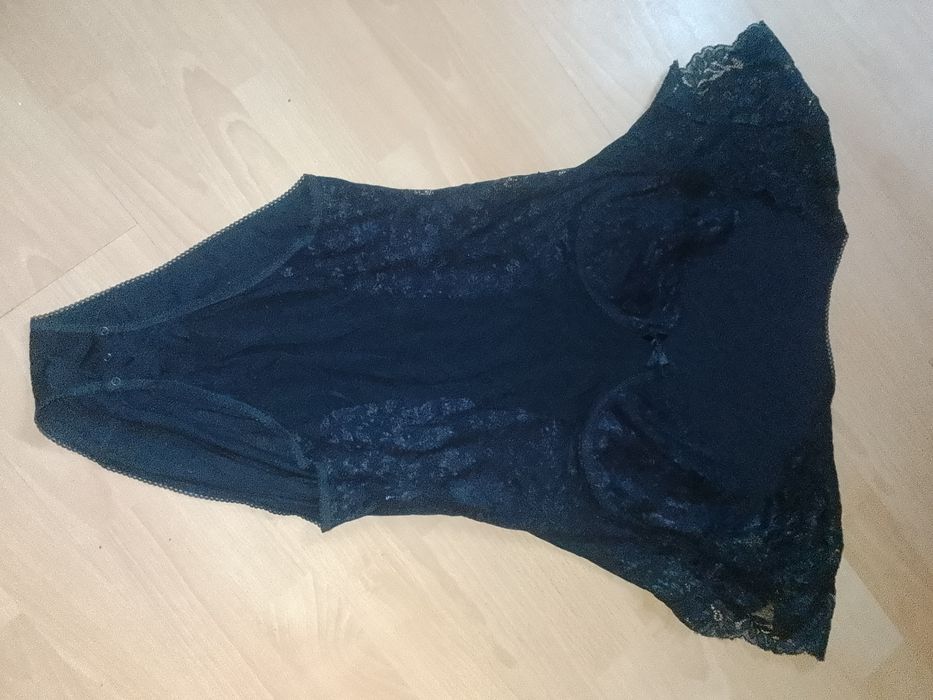 Body  negru dantelat