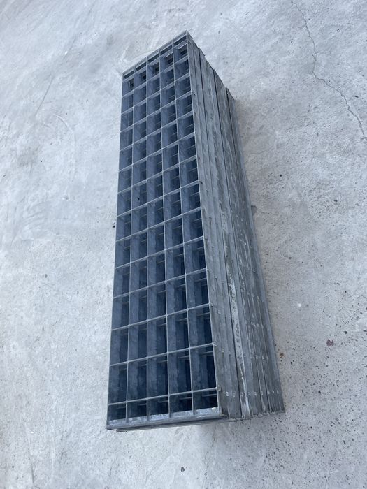 Trepte zincate galvanizate
