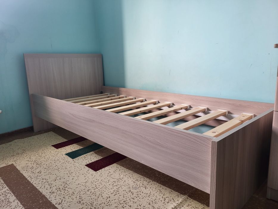 кровать односпальное