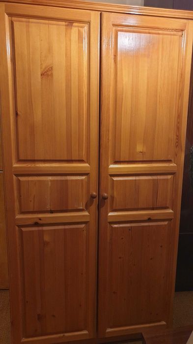 Гардероб от масивно дърво - чам