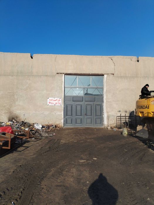 Urganch shahri sanoatchilar ko'chasida bino sotiladi