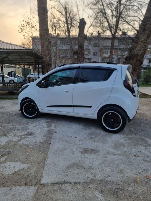 Srochna Spark sotiladi metan gazi bor