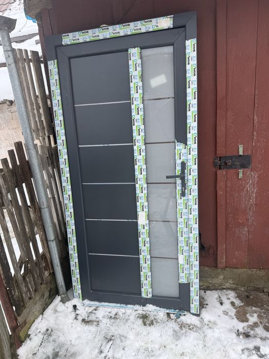 De vinzare usa exterior