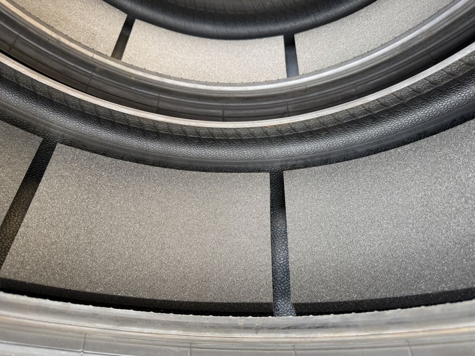 Cauc Pirelli 255/40/R21 P zero seal inside dot 44/2024 7-8mm 2 buc dis