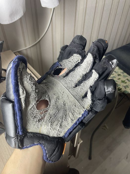 Краги хоккейные