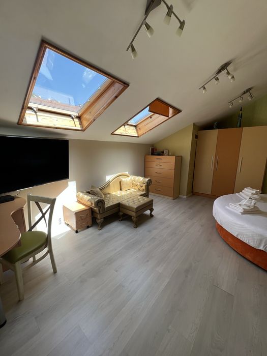 Дава се под наем Етаж от къща в Балчик - 200 кв.м за 229.5 € - Снимка #13