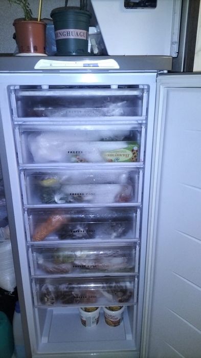 Продам морозильную камеру