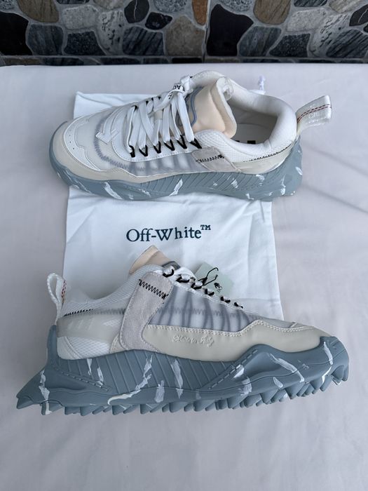 Off white odsy baby blue