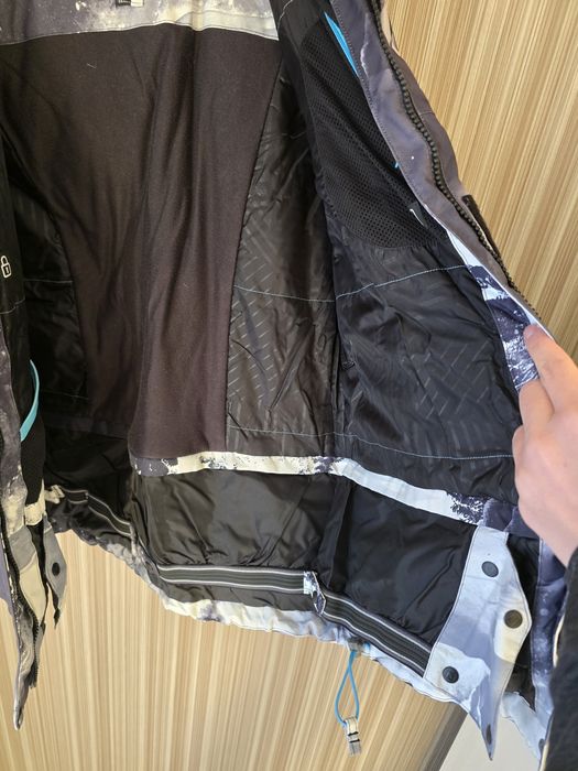 Costum de schi Salomon