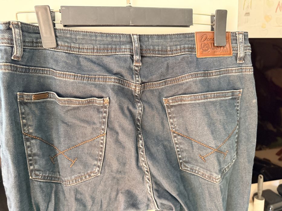 Pantaloni Boss si Blugi Uspa amandoi xl-xxl pret 200 ron amandoi