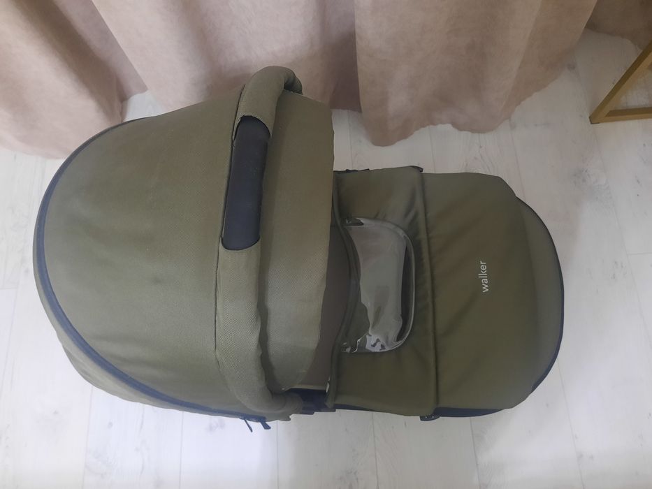 Продаю коляску 2 в 1 Tomix Walker
