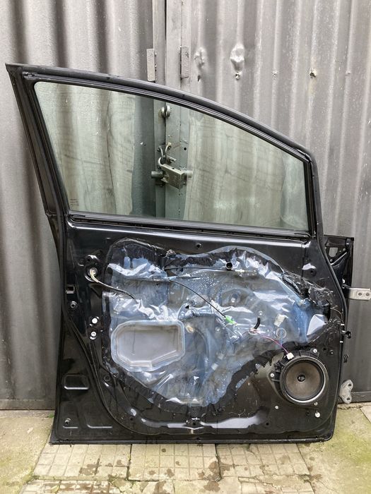 Предна лява врата за тойота версо/Toyota Verso 2009-2014г